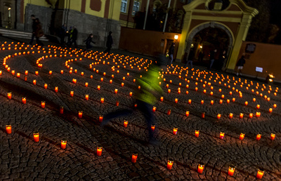 Die Nacht der 1.000 Lichter lässt auch dieses Jahr wieder viele Orte im Kerzenschein erstrahlen.